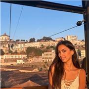 Soy estudiante y he realizado todos mis estudios en francés en Marruecos, por lo que tengo un nivel nativo en este idioma.